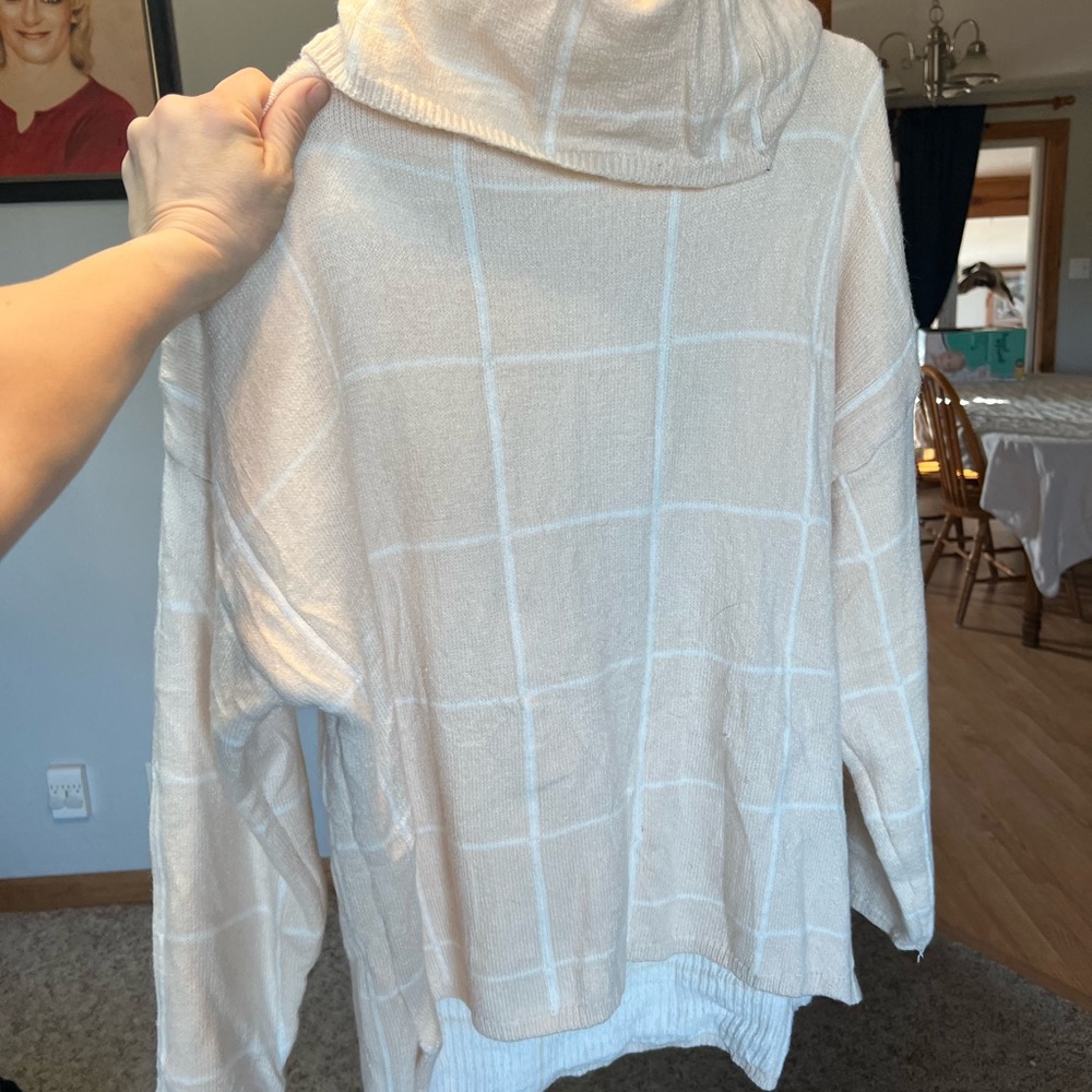 Cowl neck